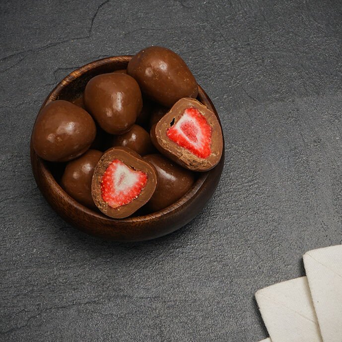 Sütlü Çikolatalı Kaplama Çilek | Meyvemsi Tat, Yumuşak Çikolata ve Şık İkram