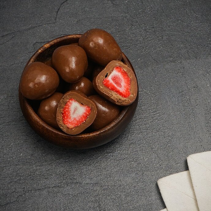 Sütlü Çikolatalı Kaplama Çilek | Meyvemsi Tat, Yumuşak Çikolata ve Şık İkram