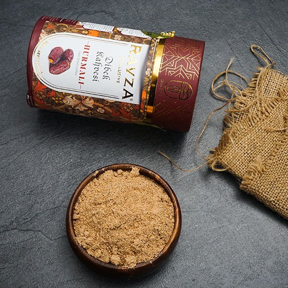 Ravza Hurmalı Dibek Kahvesi | Yumuşak İçim, Doğal Hurma Dokunuşu ve Geleneksel Aroma