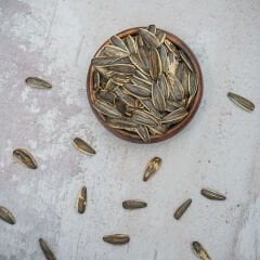 Çiğ Siyah Ay Çekirdeği 1 kg